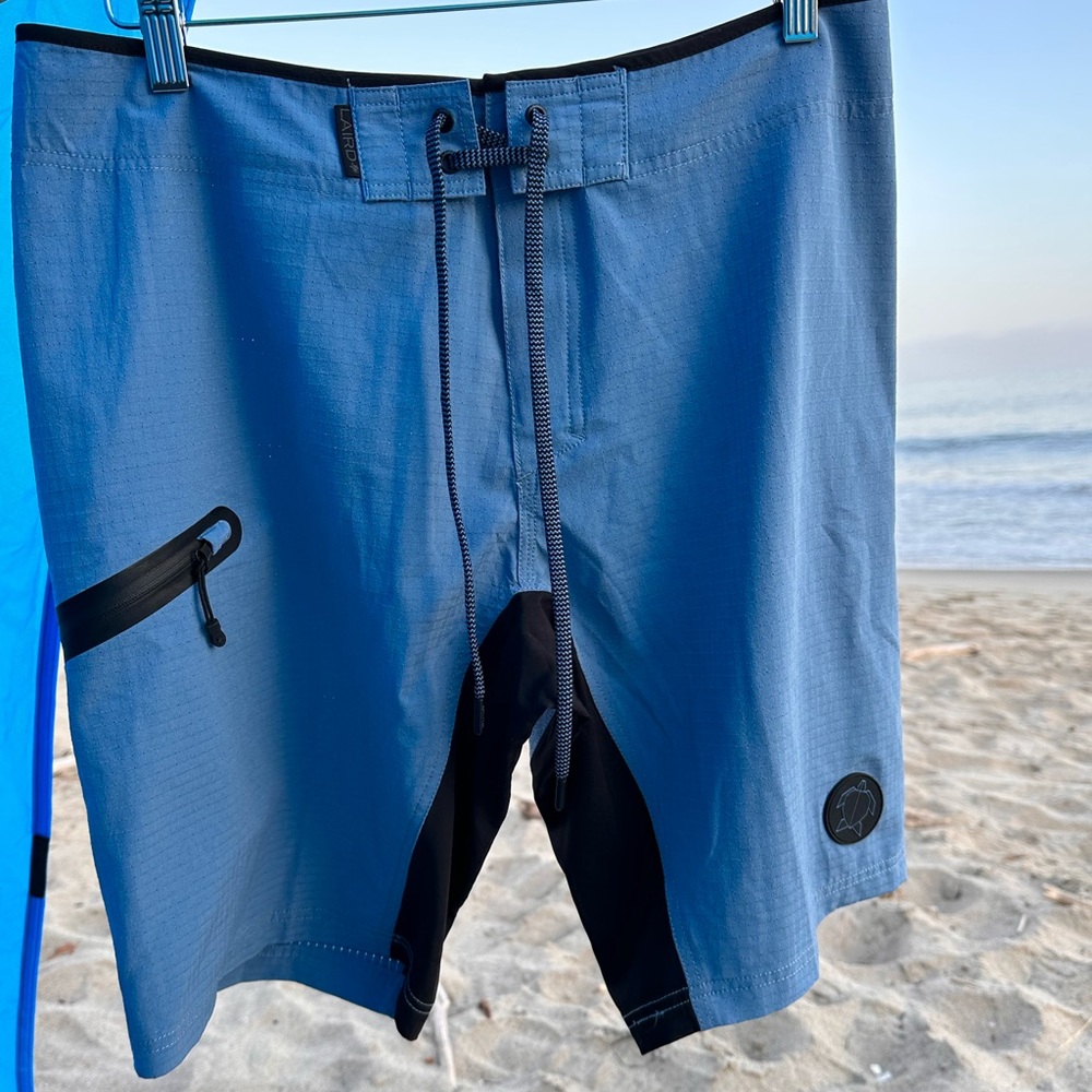 LairdBoard Shorts Mens 32 Blue Perforamance Stretch Surf Swim